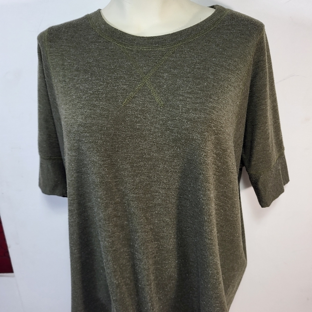 Freeloader Green T-Shirt Sweater - Picture 2 of 6